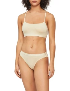 Outlet 👍 Calvin Klein Form To Body Natural Underwear Unlined Bralette Stone 🥰