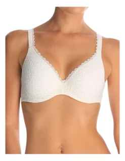 Flash Sale β Berlei Barely There T-Shirt Bra In Ivory β¨